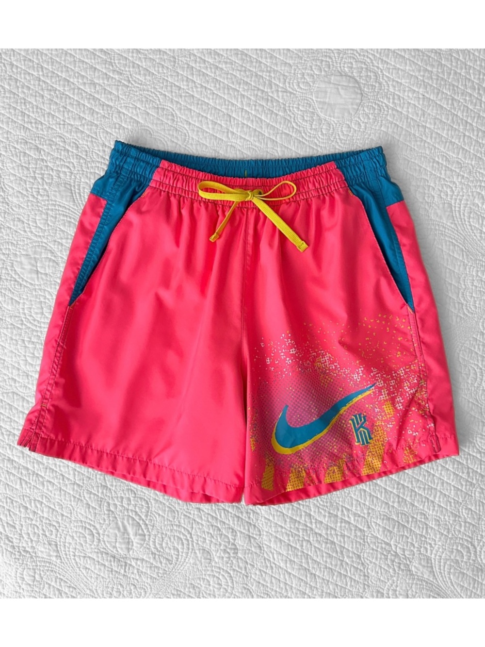 Nike Kyrie ’90s Woven Basketball Shorts Neon Graffiti Digital Pink Men’s Medium